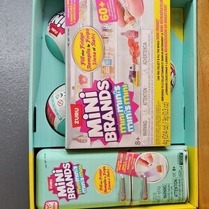 ZURU Mini Brands Fill the Fridge Playset - Fridge  + 3 Balls Capsules Bundle